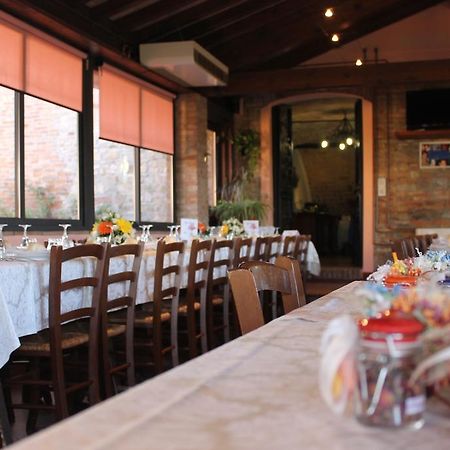 Agriturismo Le Casette カステルヴェトロ・ディ・モーデナ エクステリア 写真