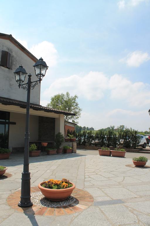 Agriturismo Le Casette カステルヴェトロ・ディ・モーデナ エクステリア 写真